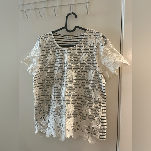 Short-Sleeve Embroidered Top - Picture 1 of 2